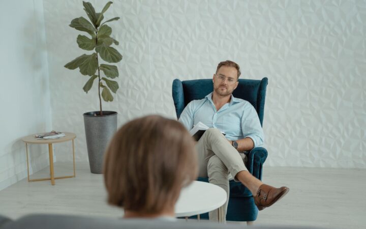 Como saber se preciso de terapia e como encontrar um psicólogo?